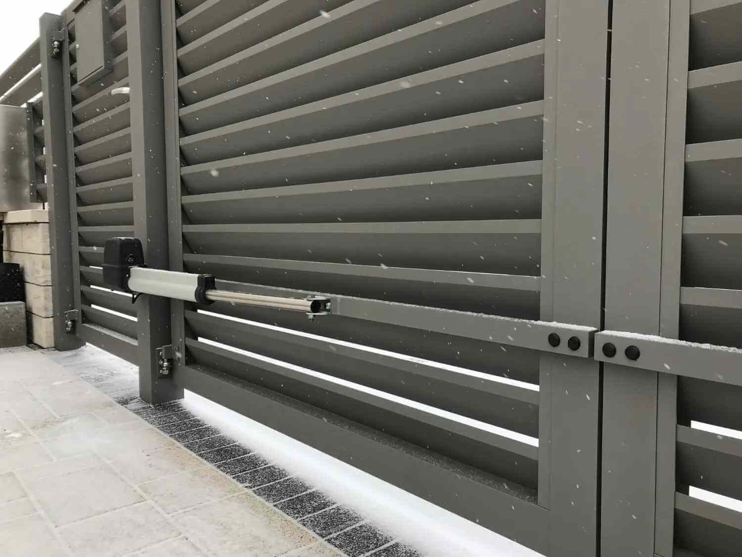 Einfahrtstor elektrisch Elektrisches Tor PORTO
